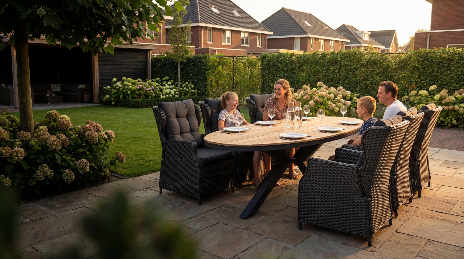 Outnest tuinmeubelen