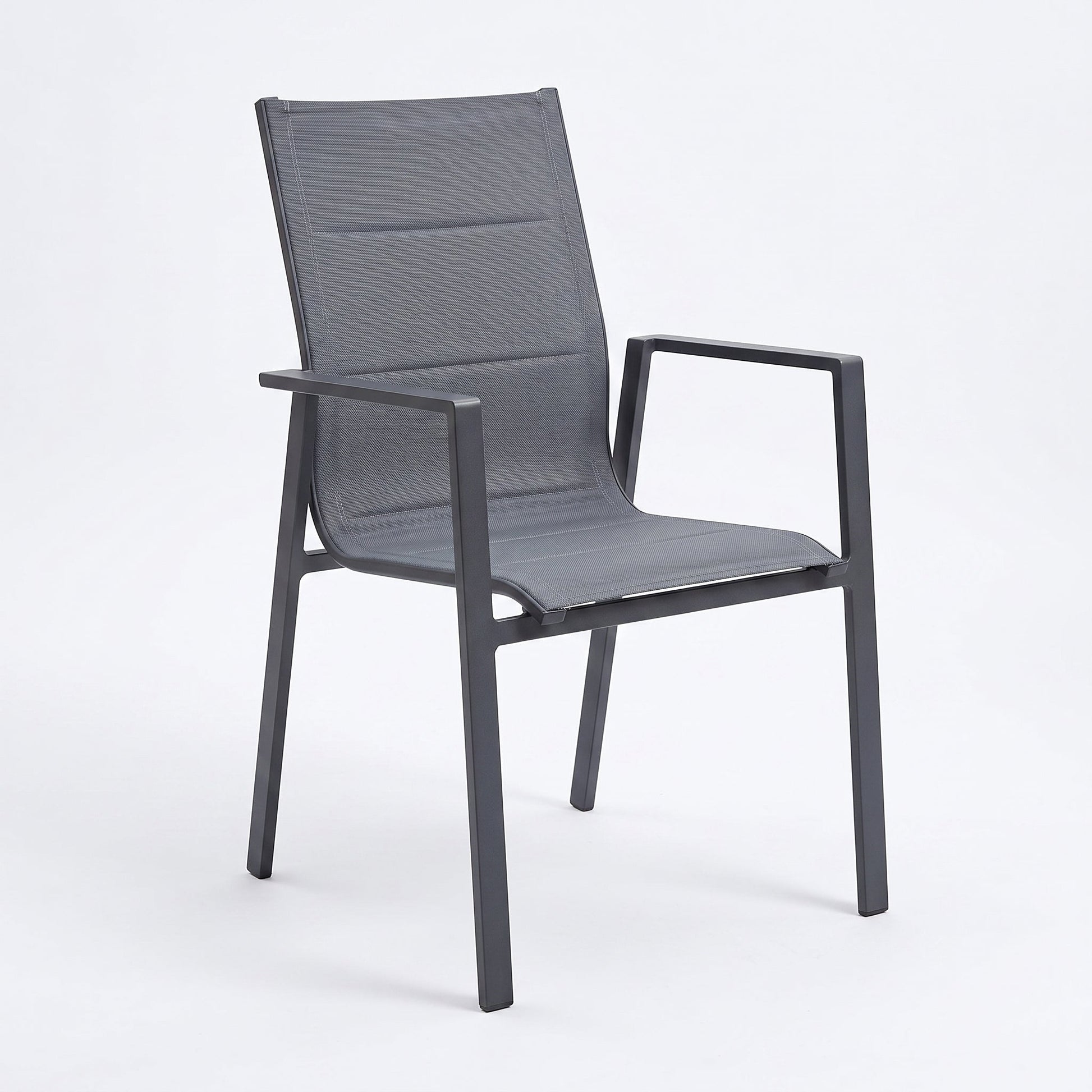 Abriola Stapelbare Tuinstoel | Dining in een sfeervolle tuin - Outnest tuinmeubelen