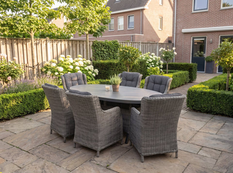 Akron-Darwin Tuinset 6 Personen - Keramisch blad / Kobo Grey in een sfeervolle tuin - Outnest tuinmeubelen