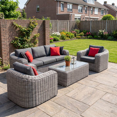 Arrecife Loungeset in een sfeervolle tuin - Outnest tuinmeubelen