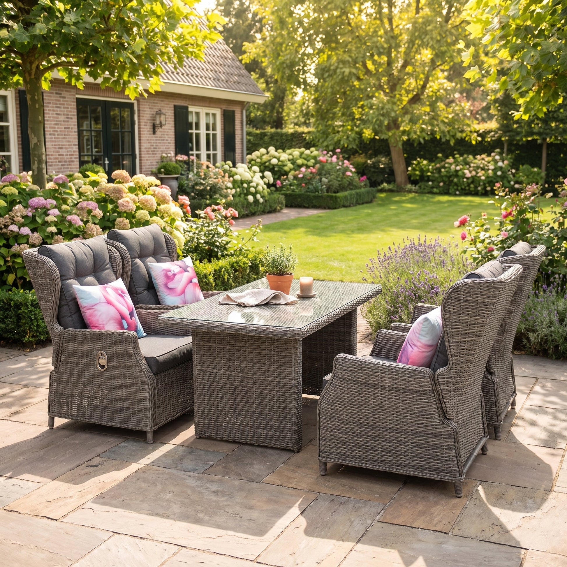 Barcelona Verstelbare Dining Loungeset 4 Stoelen - Kobo Grey in een sfeervolle tuin - Outnest tuinmeubelen