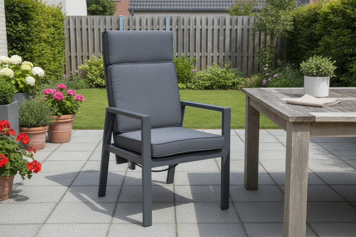 Birmingham Verstelbare Tuinstoel | Dining - Dark Grey, aluminium in een sfeervolle tuin - Outnest tuinmeubelen