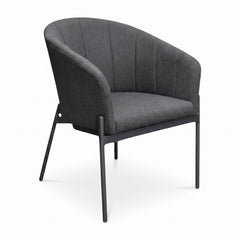 Biscayne Tuinstoel | Dining - Anthracite in een sfeervolle tuin - Outnest tuinmeubelen