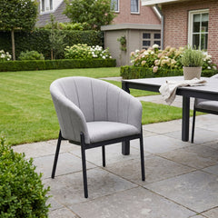 Biscayne Tuinstoel | Dining - Beige in een sfeervolle tuin - Outnest tuinmeubelen