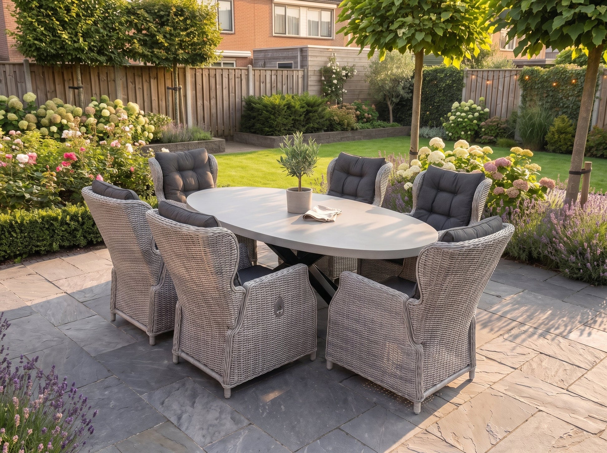 Bixley-Barcelona Verstelbare Tuinset 6 Personen - Polystone / Light Kobo Grey in een sfeervolle tuin - Outnest tuinmeubelen