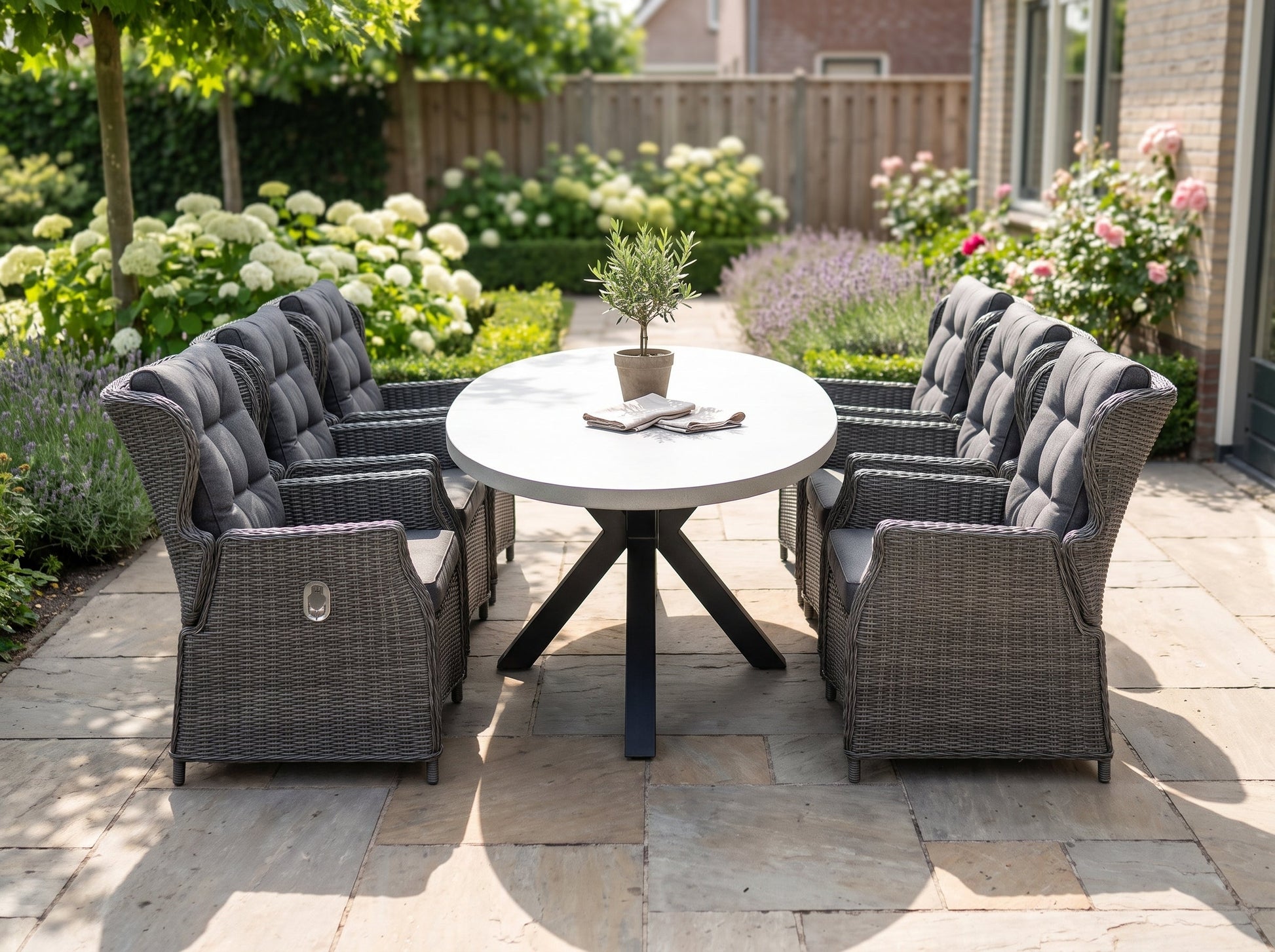 Bixley-Barcelona Verstelbare Tuinset 6 Personen - Polystone / Rock Grey in een sfeervolle tuin - Outnest tuinmeubelen