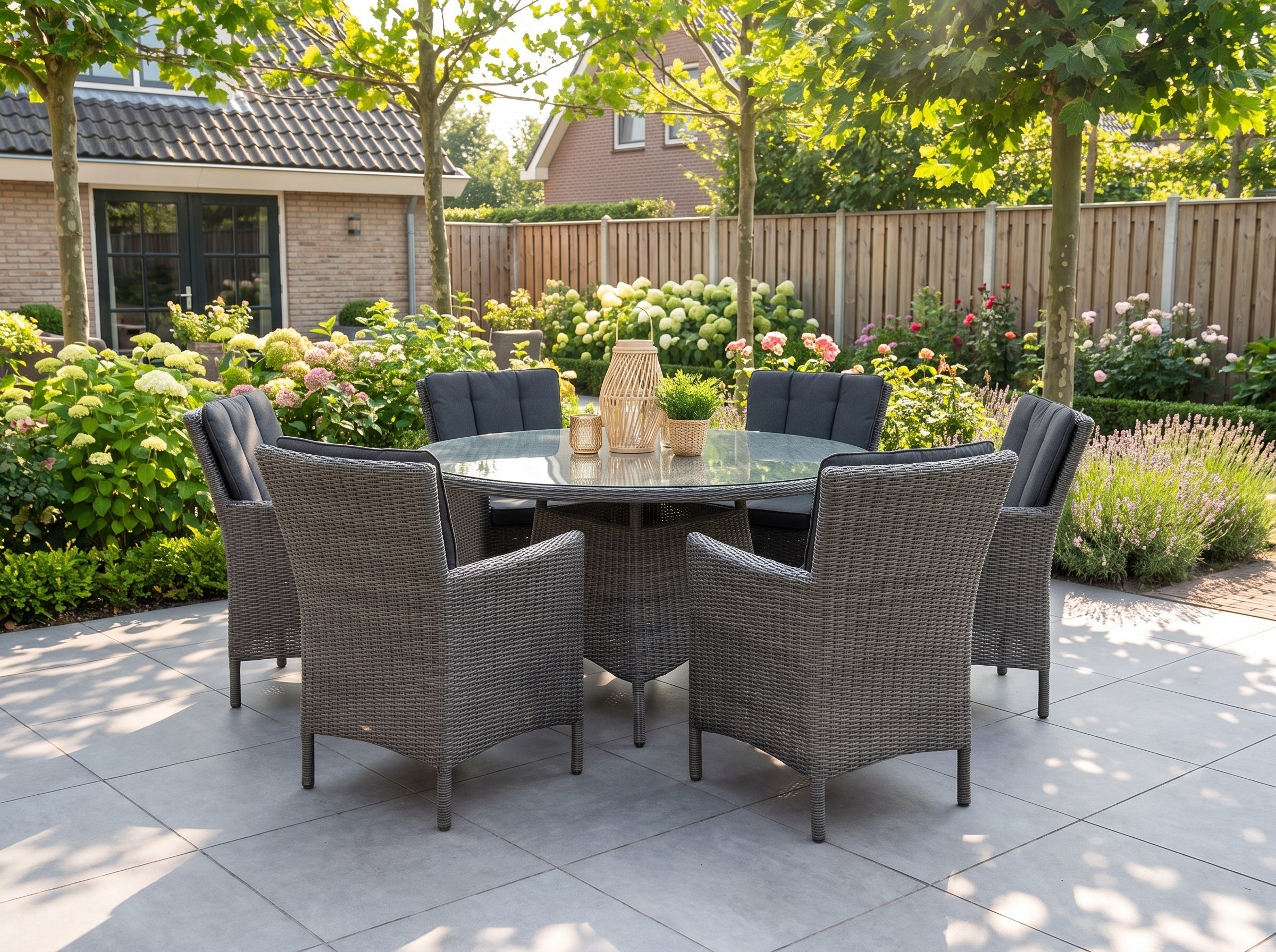 Brasil-Aruba Tuinset 6 Personen - Glas / Rock Grey in een sfeervolle tuin - Outnest tuinmeubelen