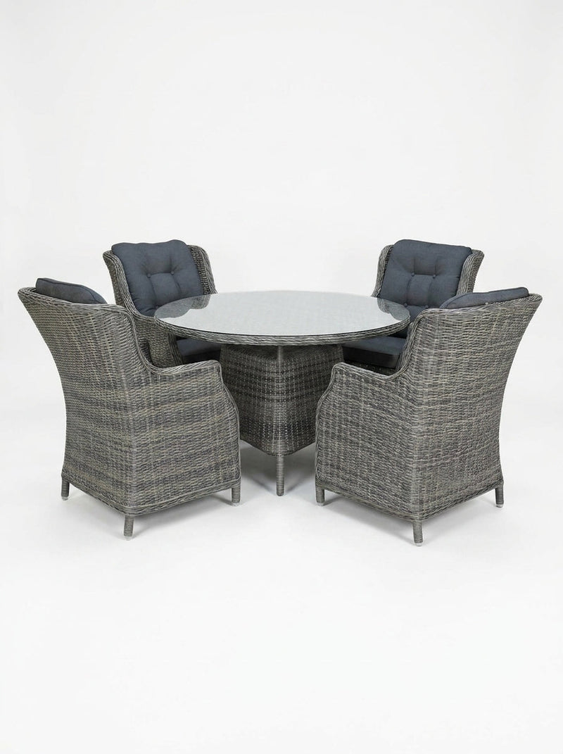 Brasil-Darwin Tuinset 4 Personen - Glas / Kobo Grey in een sfeervolle tuin - Outnest tuinmeubelen