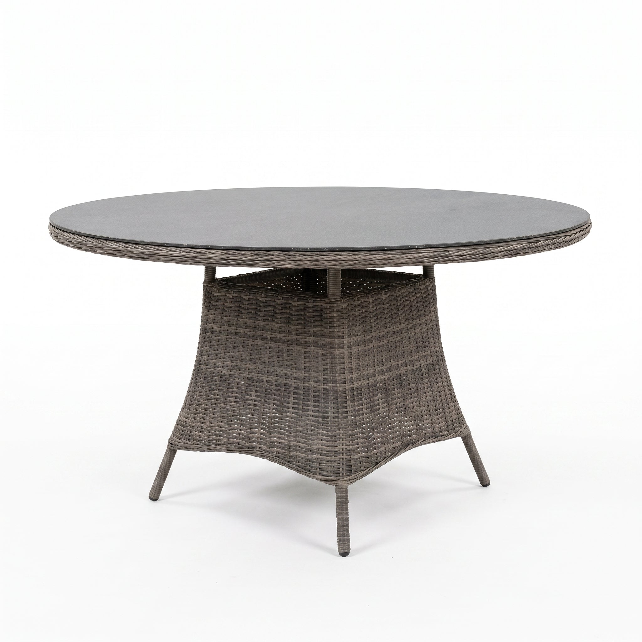 Brasil Ronde Tuintafel 120 cm - Spraystone / Kobo Grey in een sfeervolle tuin - Outnest tuinmeubelen