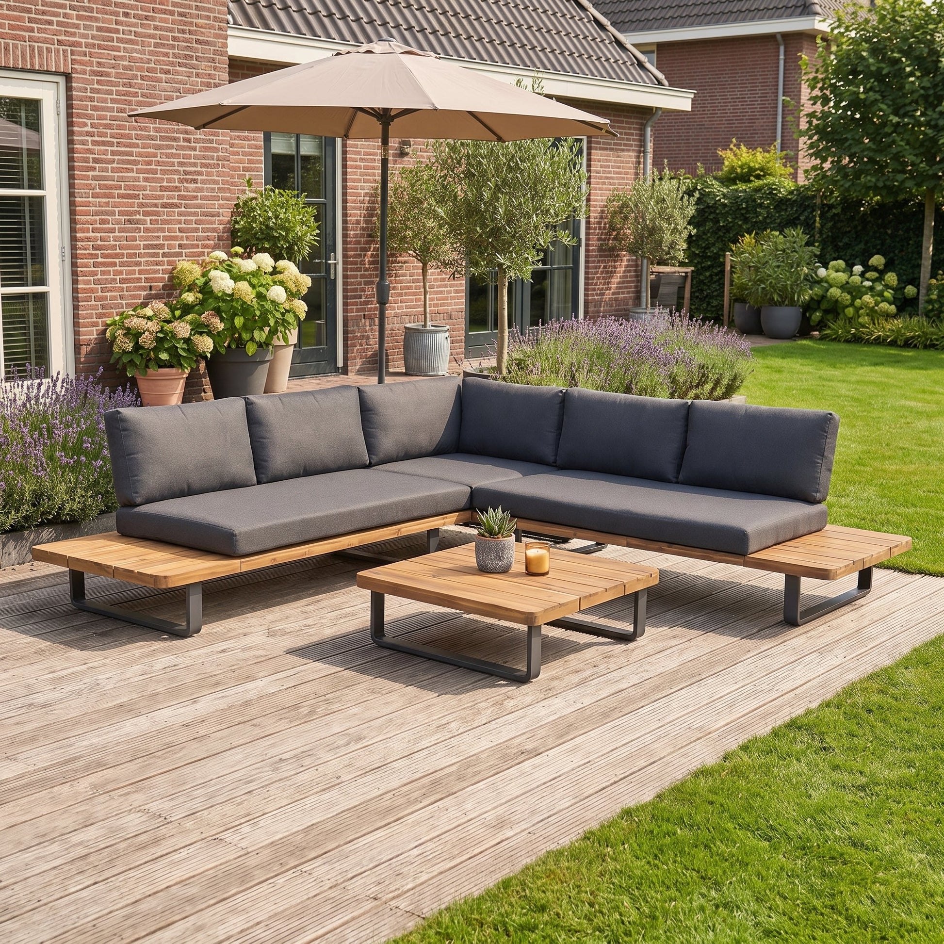Bronx Hoek Loungeset in een sfeervolle tuin - Outnest tuinmeubelen