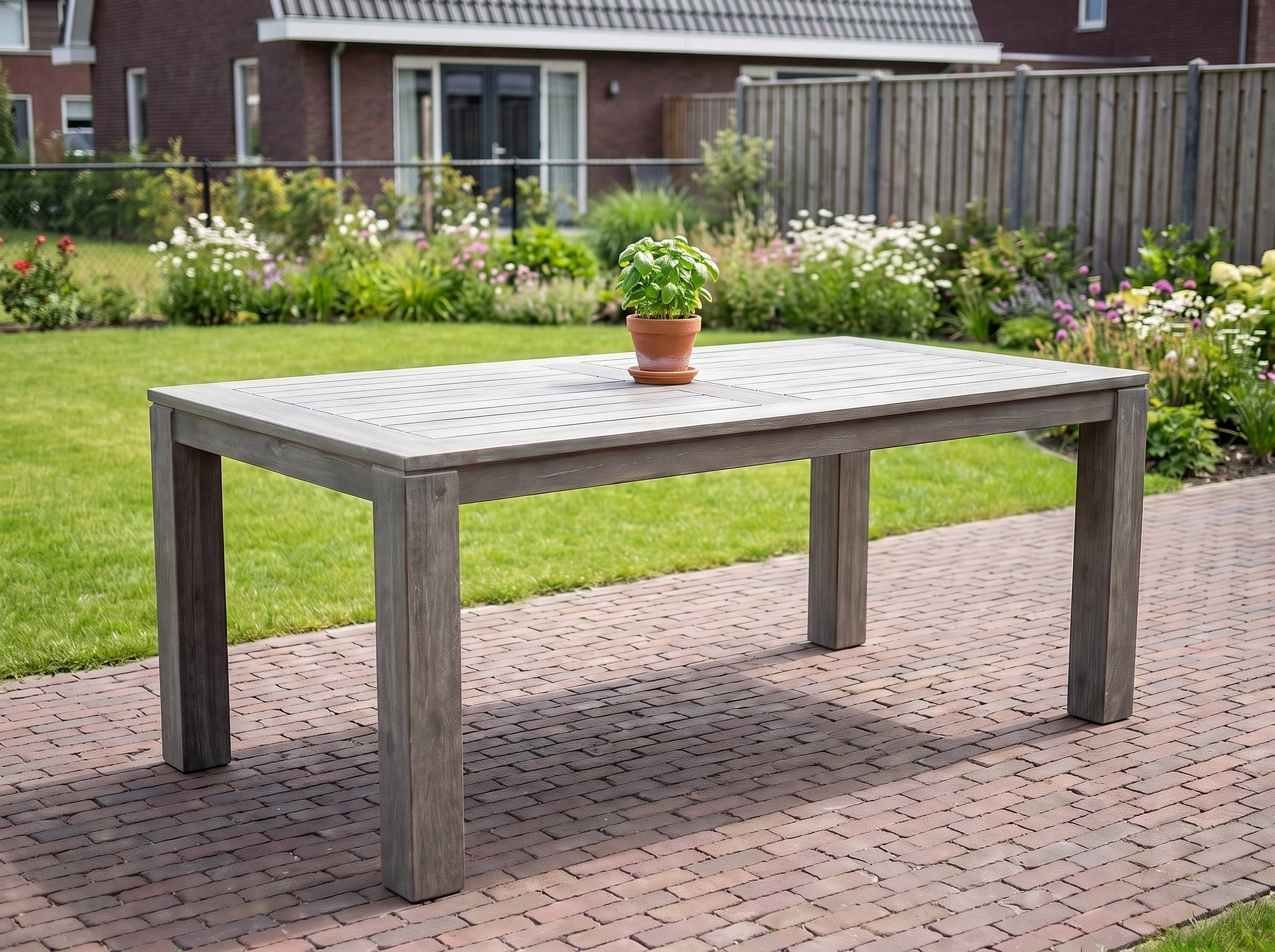 Cancun Rechthoekige Tuintafel 180 cm - Acacia in een sfeervolle tuin - Outnest tuinmeubelen