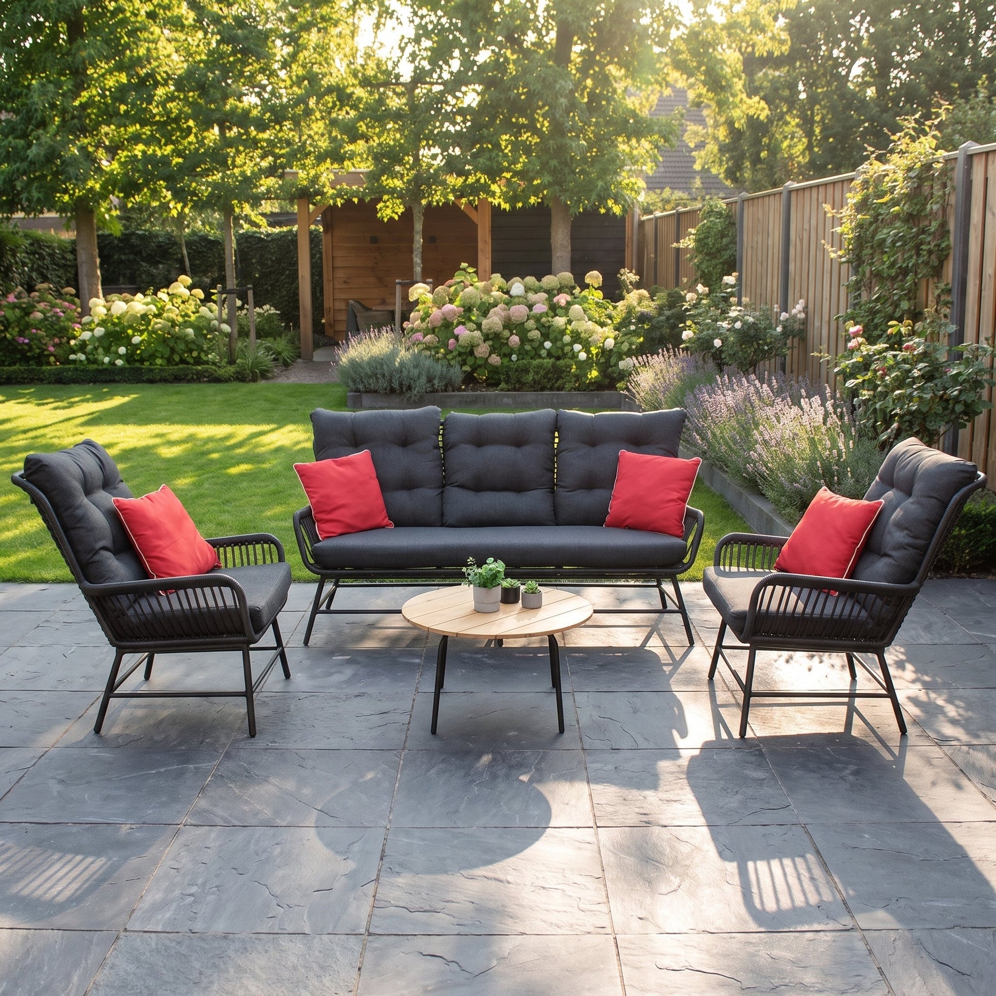 Carlton loungeset 3-zits teak Charcoal - sfeerbeeld op terras - Outnest