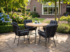 Carlton Tuinset 4 Personen - Teak / Charcoal in een sfeervolle tuin - Outnest tuinmeubelen