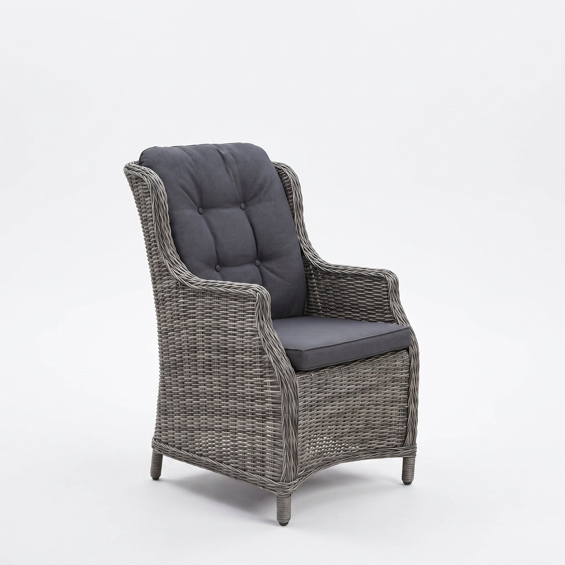Darwin Tuinstoel | Dining - Kobo Grey in een sfeervolle tuin - Outnest tuinmeubelen