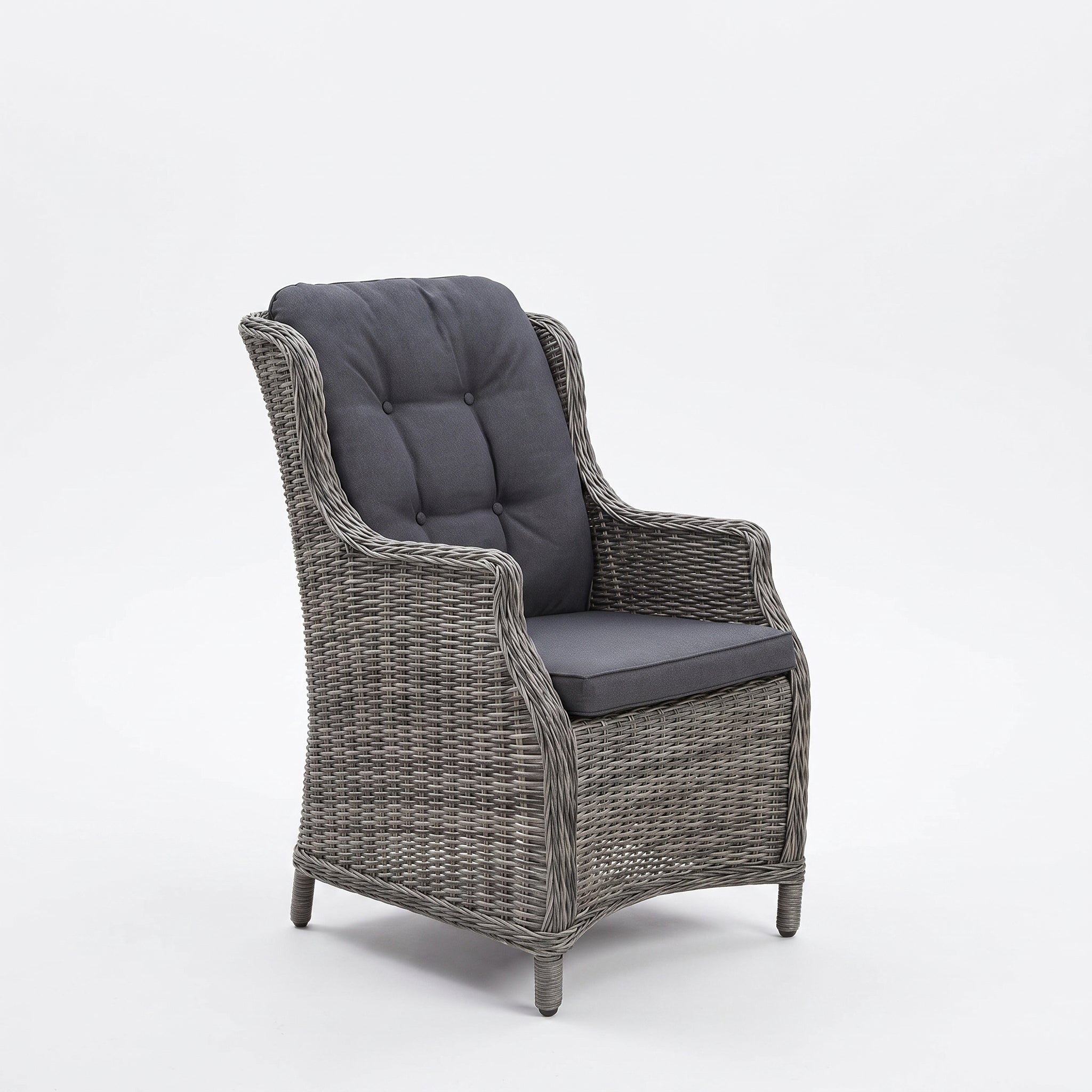 Darwin Tuinstoel | Dining - Kobo Grey in een sfeervolle tuin - Outnest tuinmeubelen