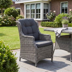 Darwin Tuinstoel | Dining - Kobo Grey in een sfeervolle tuin - Outnest tuinmeubelen