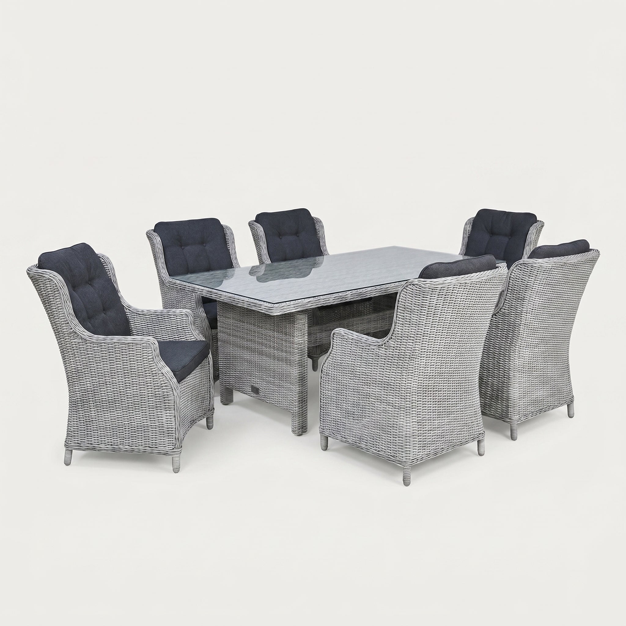 Darwin Tuinstoel | Dining - Light Kobo Grey in een sfeervolle tuin - Outnest tuinmeubelen