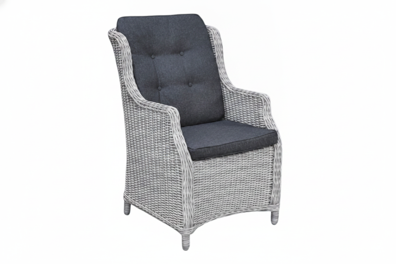 Darwin Tuinstoel | Dining - Light Kobo Grey in een sfeervolle tuin - Outnest tuinmeubelen