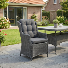Darwin Tuinstoel | Dining - Rock Grey in een sfeervolle tuin - Outnest tuinmeubelen