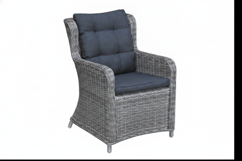 Delano Tuinstoel | Dining - Natural Grey in een sfeervolle tuin - Outnest tuinmeubelen