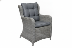 Delano Tuinstoel | Dining - Rock Grey in een sfeervolle tuin - Outnest tuinmeubelen