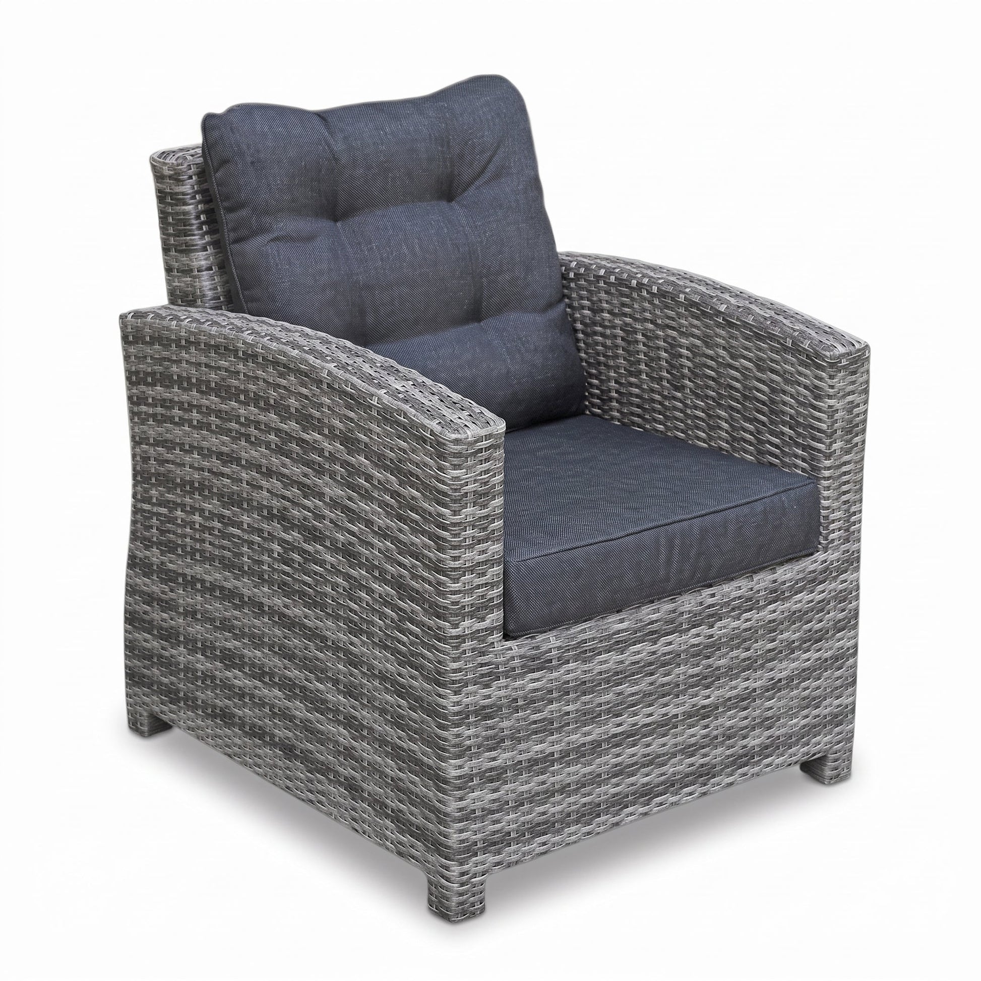Las Palmas Loungestoel - Light Grey in een sfeervolle tuin - Outnest tuinmeubelen