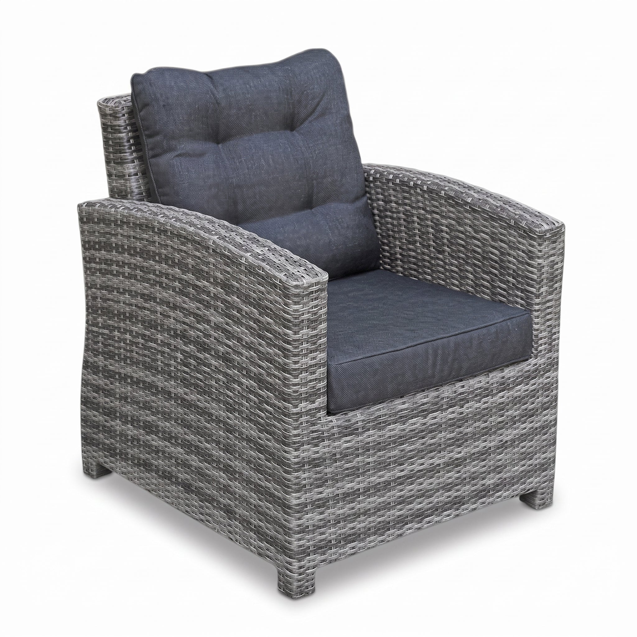 Las Palmas Loungestoel - Light Grey in een sfeervolle tuin - Outnest tuinmeubelen