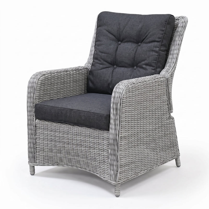 Madrid Verstelbare Tuinstoel | Lounge - Light Kobo Grey in een sfeervolle tuin - Outnest tuinmeubelen