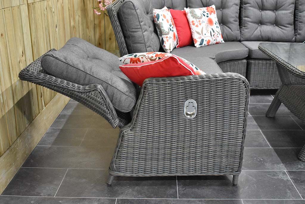 Madrid verstelbare hoekbank Rock Grey met schap-tafel - schap detail - Outnest Prestige