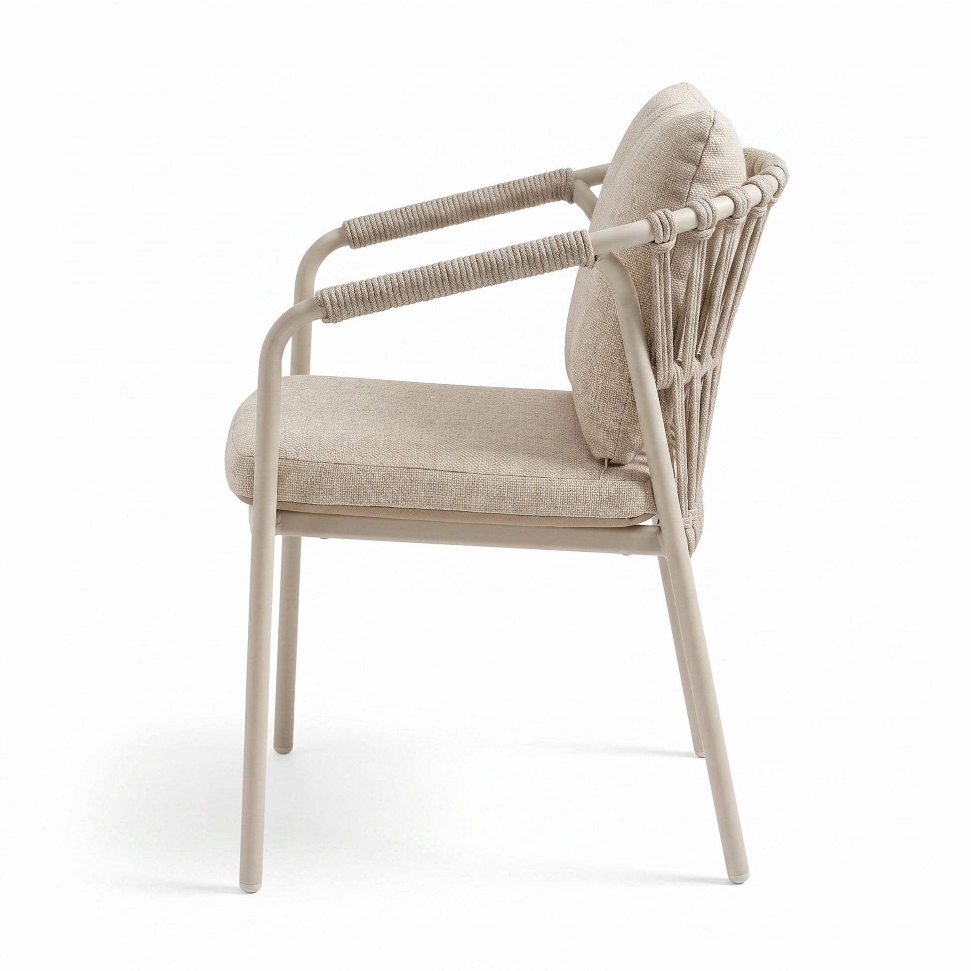 Marc Tuinstoel Dining Beige - studiofoto op witte achtergrond - Outnest tuinmeubelen