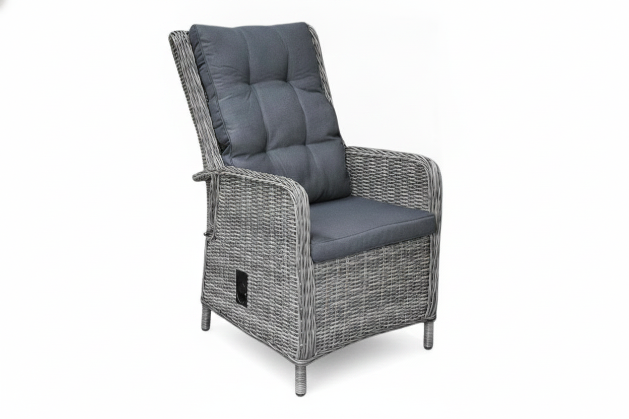 Marling Verstelbare Tuinstoel | Dining - Kobo Grey in een sfeervolle tuin - Outnest tuinmeubelen