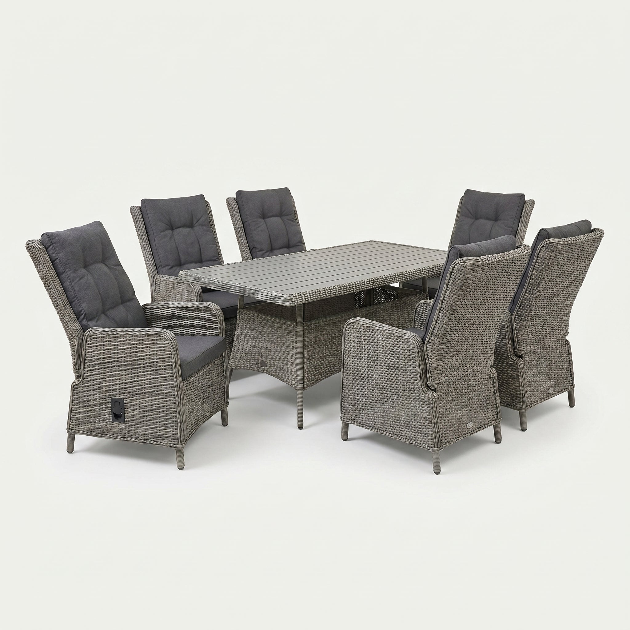 Marling Verstelbare Tuinstoel | Dining - Kobo Grey in een sfeervolle tuin - Outnest tuinmeubelen