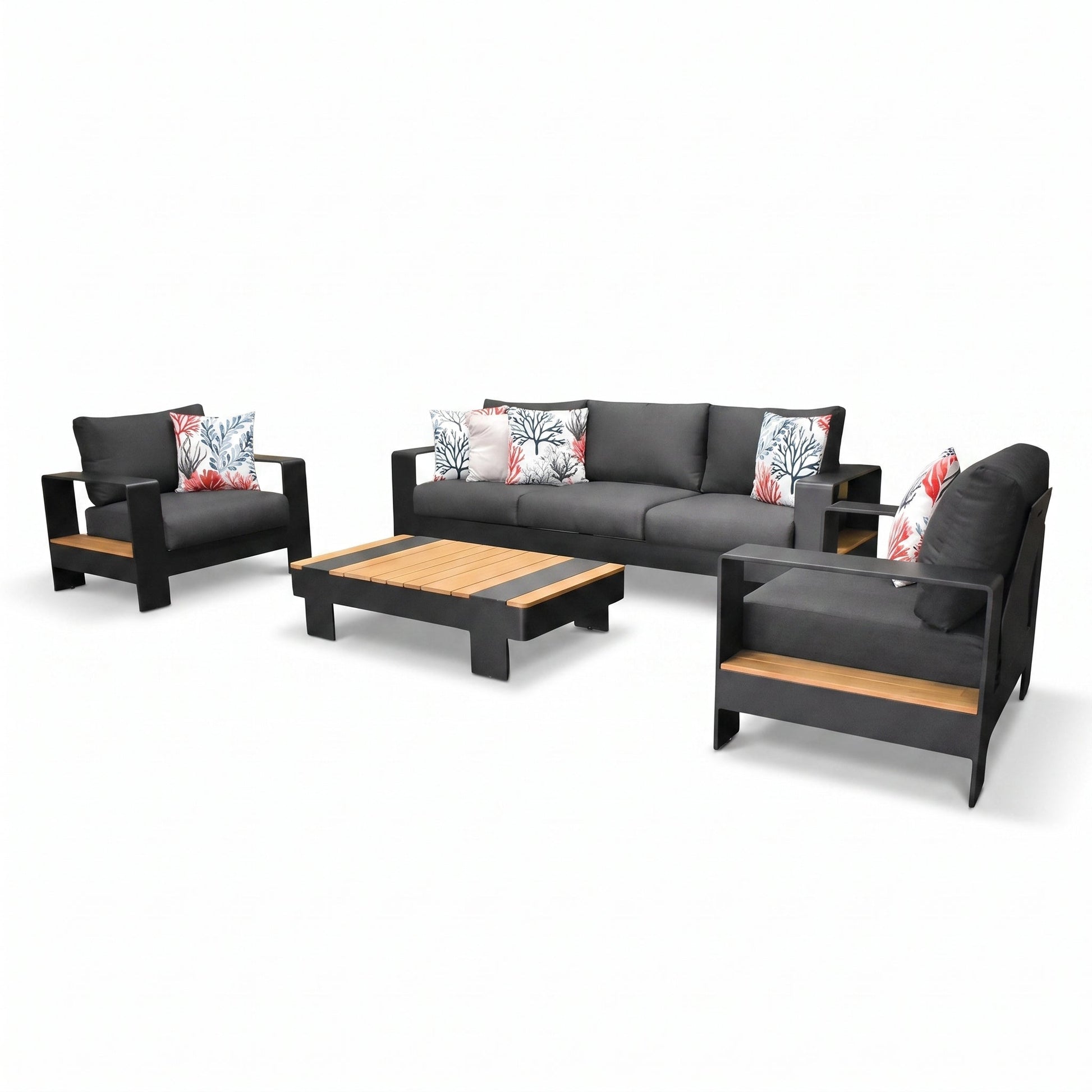 Megara Loungeset in een sfeervolle tuin - Outnest tuinmeubelen