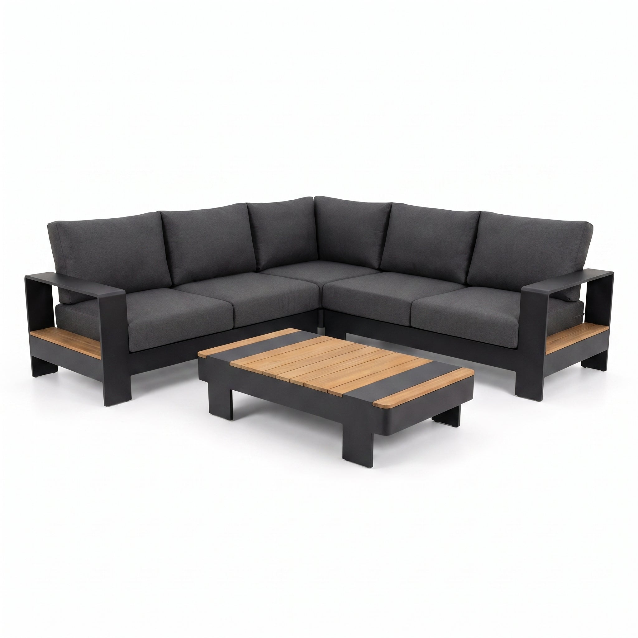 Megara Loungeset in een sfeervolle tuin - Outnest tuinmeubelen