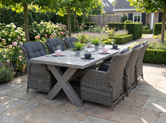 Norwich-Darwin Verstelbare Tuinset 6 Personen - Acacia / Kobo Grey in een sfeervolle tuin - Outnest tuinmeubelen