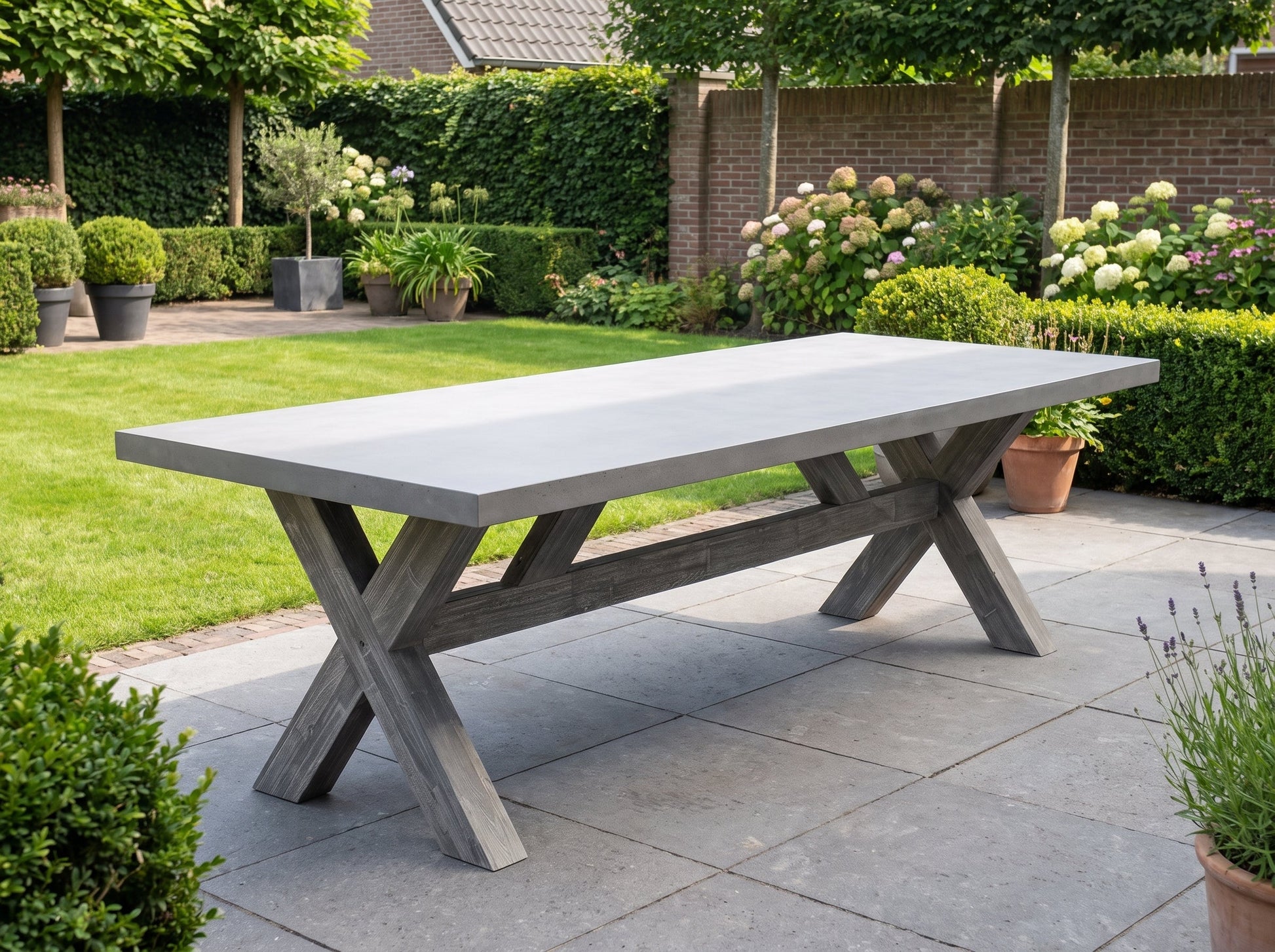 Norwich Rechthoekige Polystone Tuintafel 200 cm - Acacia / Polystone in een sfeervolle tuin - Outnest tuinmeubelen