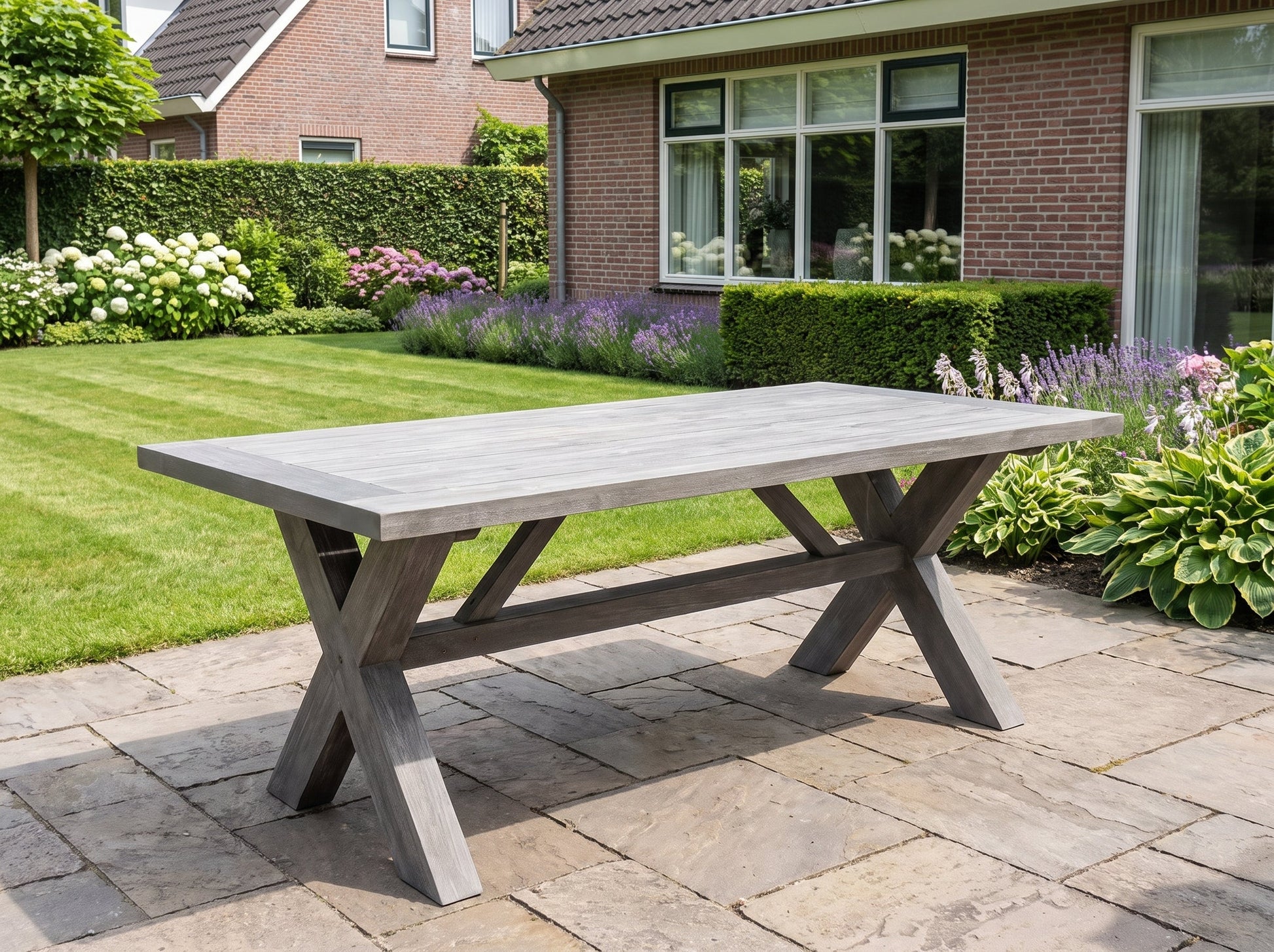 Norwich Rechthoekige Tuintafel 200 cm - Acacia in een sfeervolle tuin - Outnest tuinmeubelen