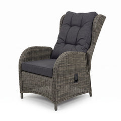 Phoenix Verstelbare Loungestoel Kobo Grey in een sfeervolle tuin - Outnest tuinmeubelen
