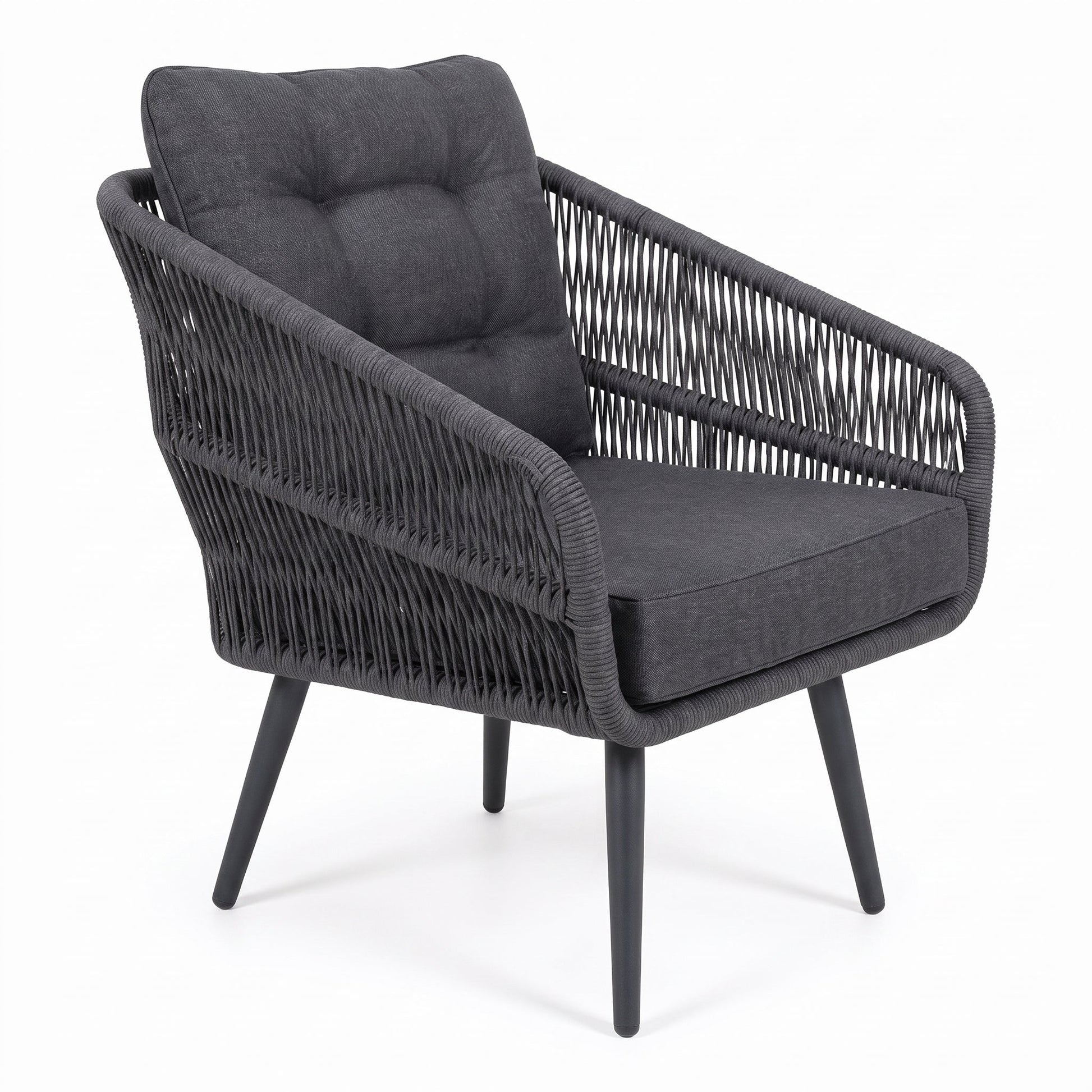 Positano Loungestoel - Anthracite in een sfeervolle tuin - Outnest tuinmeubelen