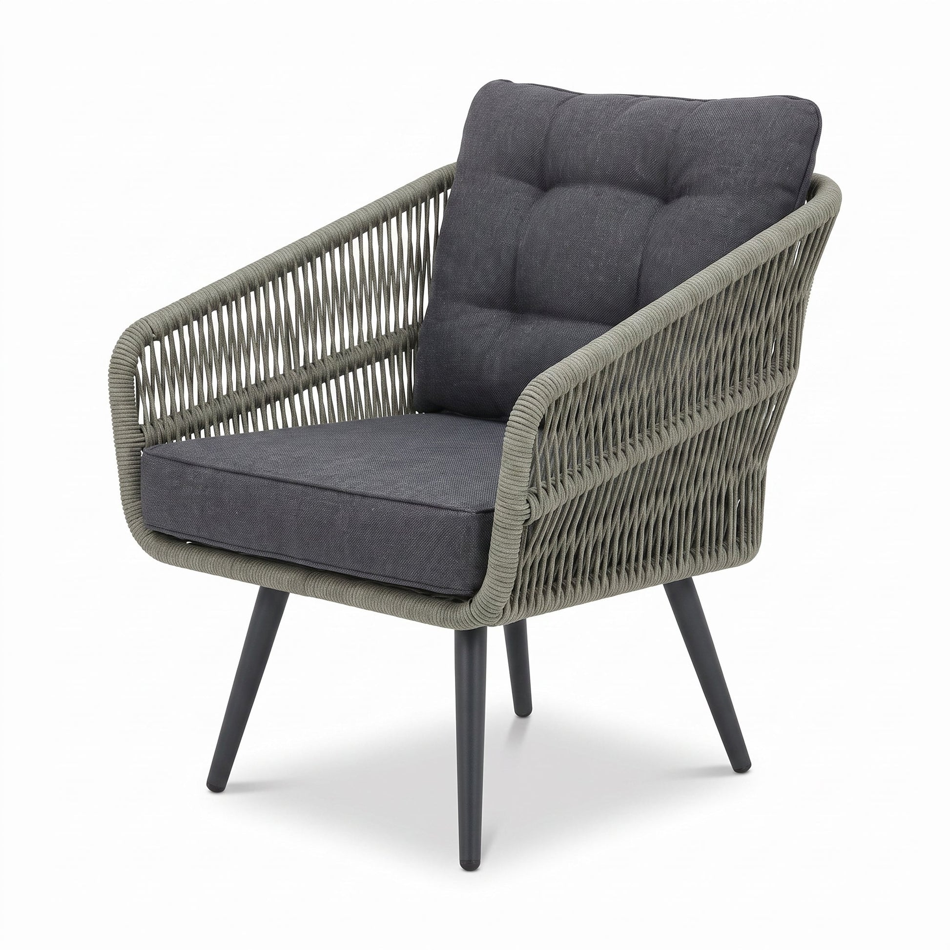 Positano Loungestoel - Olive Green in een sfeervolle tuin - Outnest tuinmeubelen