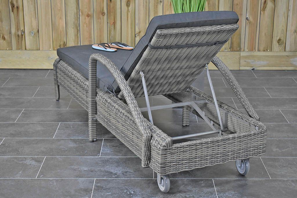 Rhodos ligbed Kobo Grey - wicker detail - Outnest