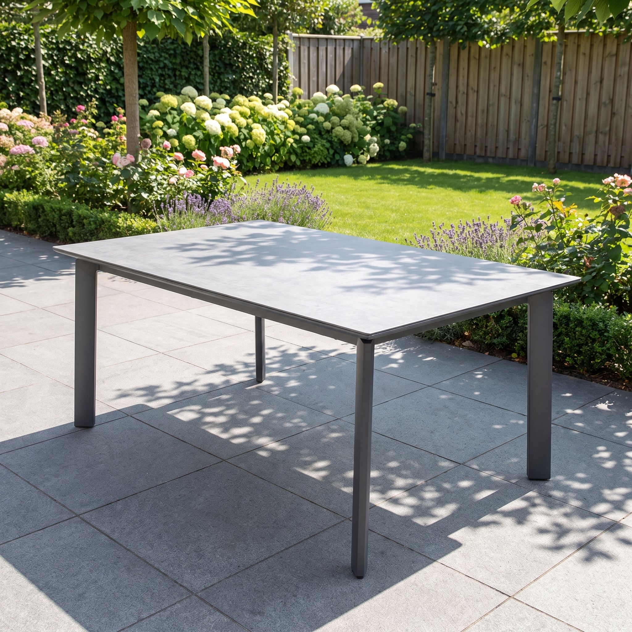 San Antonio tuintafel 220x100 keramisch - sfeerbeeld op terras - Outnest