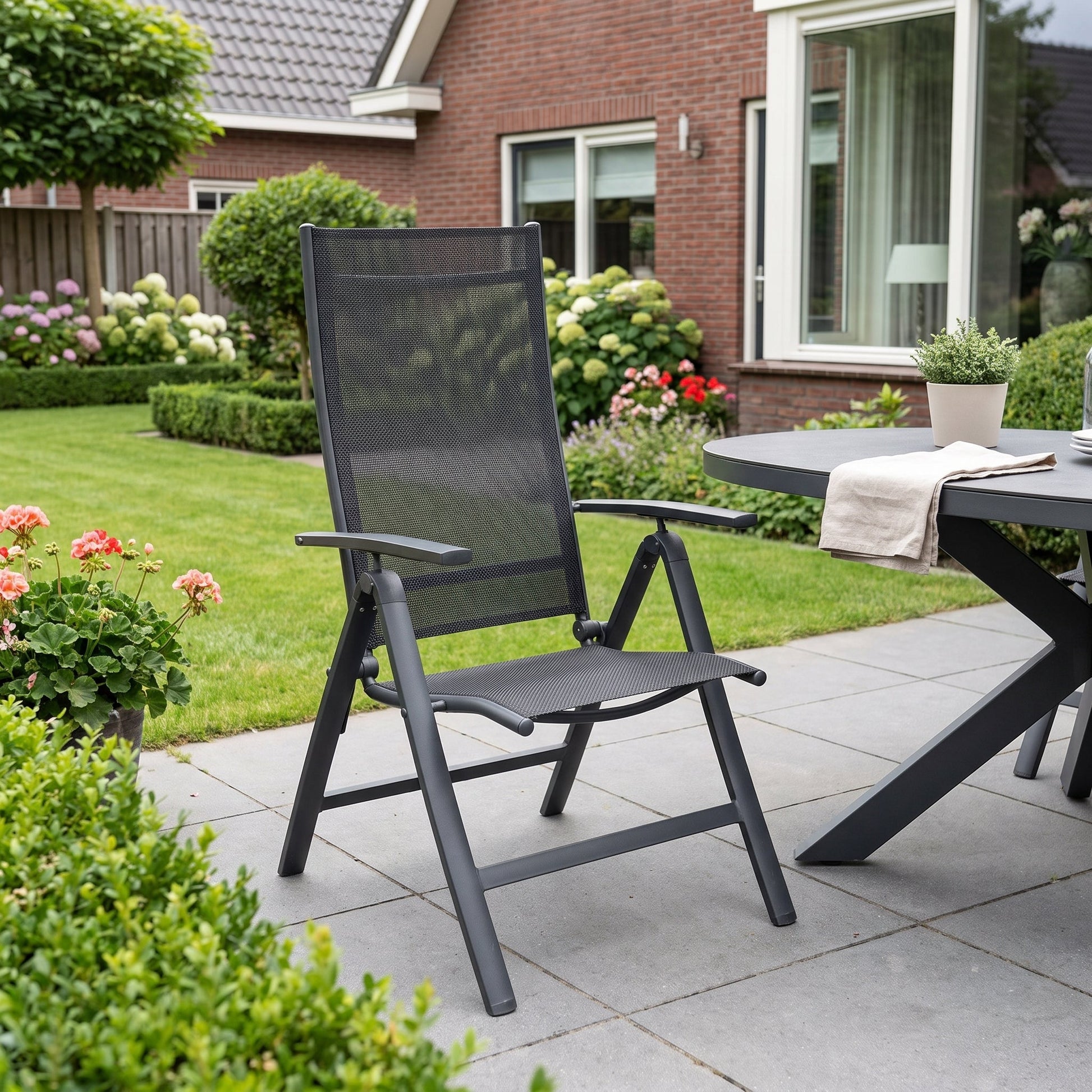 Verona Verstelbare Tuinstoel | Dining in een sfeervolle tuin - Outnest tuinmeubelen
