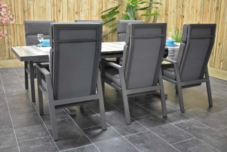Bressano Uitschuifbare Aluminium Tafel met Keramischblad 200 / 260 met 6 Birmingham Aluminium Verstelbare Dining Tuinstoelen Dark Grey WINTER AANBIEDING