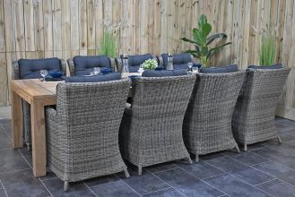 Cancun Tafel 300 Teak Natural met 8 Delano Dining Tuinstoelen Kobo Grey SHOWROOMMODEL