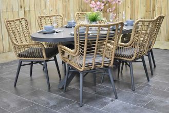 Akron Ovale Tafel 220 Keramischblad Dark Grey met 6 Alba Dining Tuinstoelen Bamboo WINTER AANBIEDING