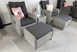 Madrid Verstelbare Loungeset 2 Lounge Tuinstoelen Laag Tafeltje met Phoenix Hockers Light Kobo Grey SHOWROOMMODEL