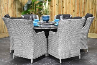 Rio Ronde Tafel 150 Spraystone met 6 Darwin Dining Tuinstoelen Light Kobo Grey SHOWROOMMODEL