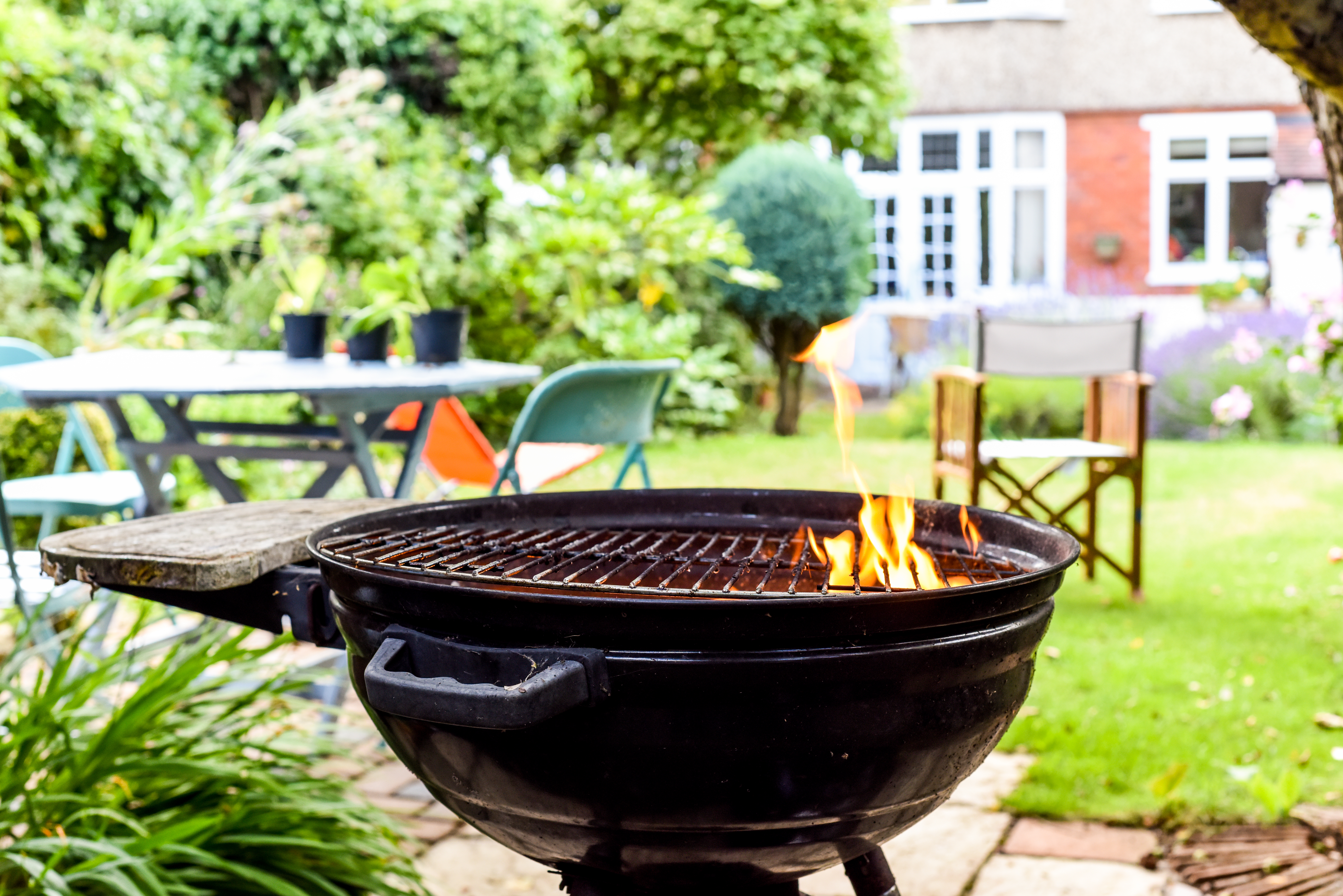 Wat heb je nodig voor het perfecte barbecue festijn in jouw tuin?
